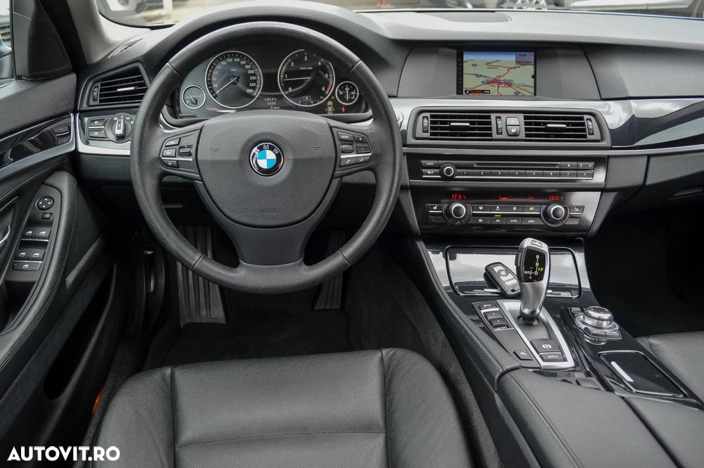 BMW Seria 5 520d Sport-Aut. - 34