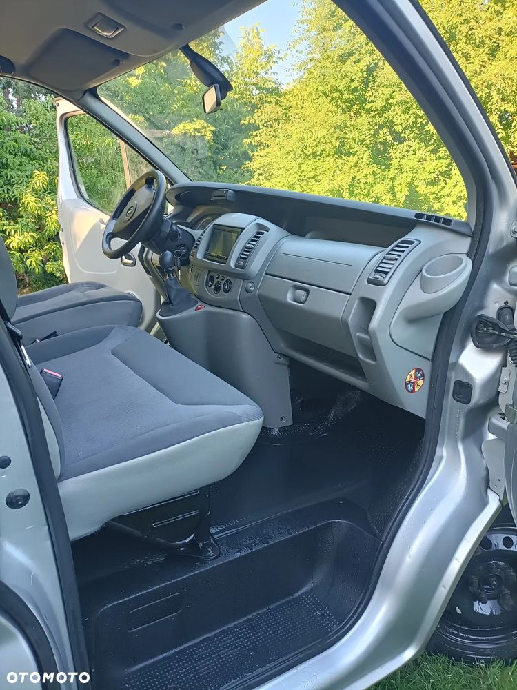 Opel Vivaro - 8