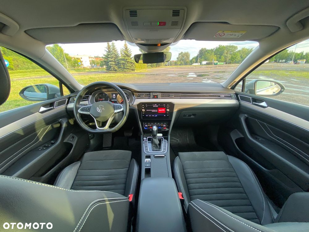 Volkswagen Passat 2.0 TDI SCR Elegance DSG - 20