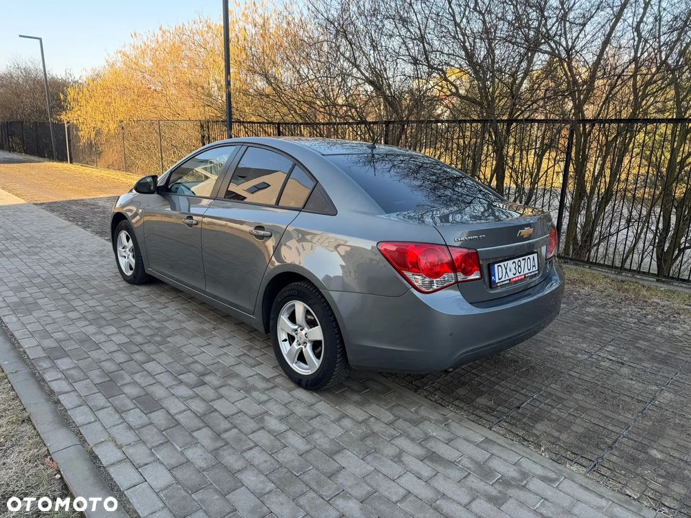 Chevrolet Cruze 1.6 LT+ - 4