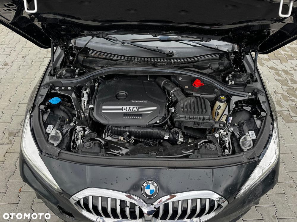 BMW Seria 1 118i GPF Sport Line Shadow - 29