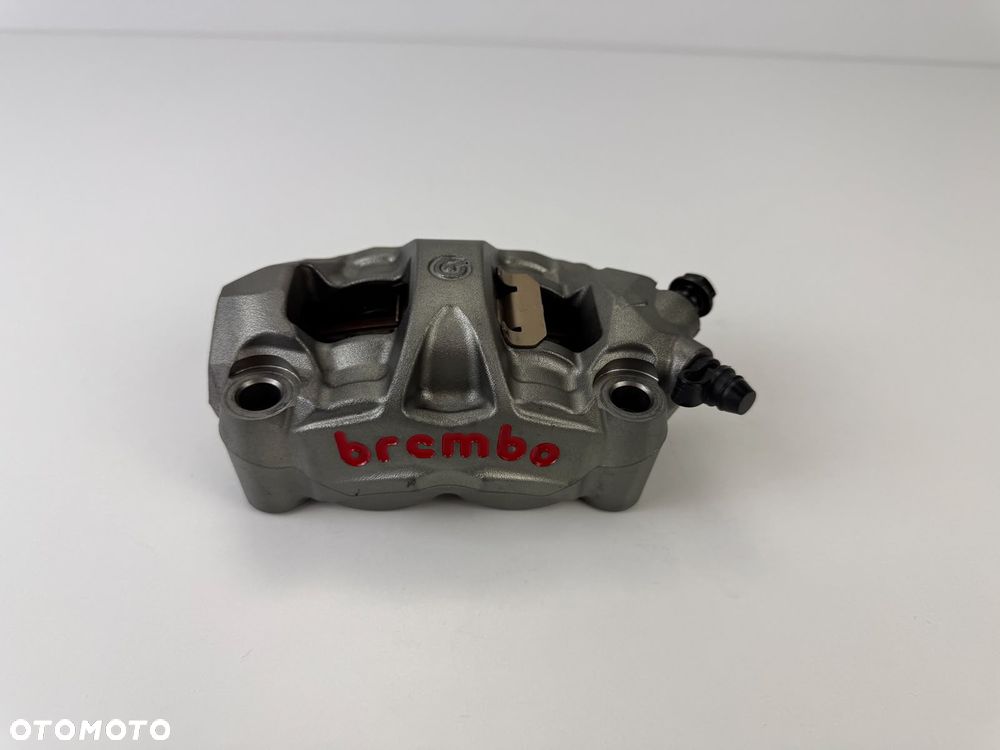 Zacisk hamulcowy przedni prawy Triumph Street Triple 765 RS 2022- - 2