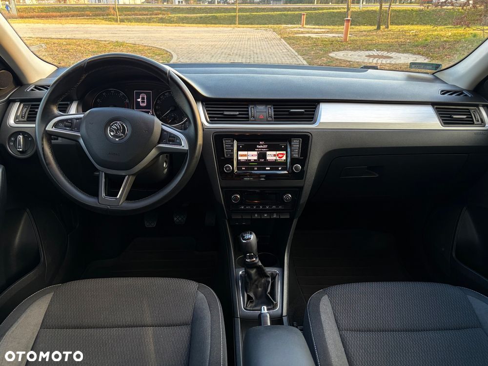 Skoda RAPID 1.2 TSI Ambition - 28