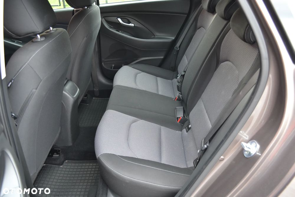 Hyundai i30 1.5 DPI Classic + - 12