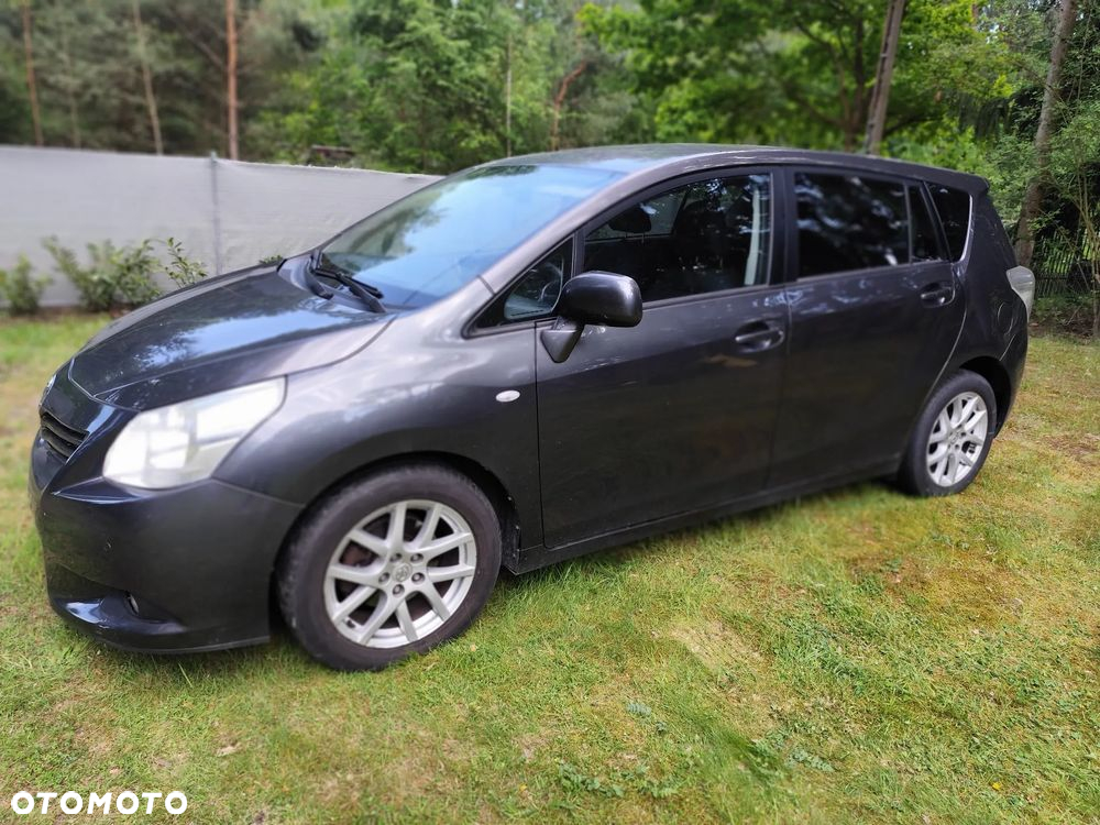 Toyota Verso 2.0 D-4D - 4