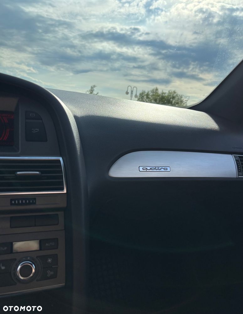 Audi A6 Avant 2.4 quattro - 16