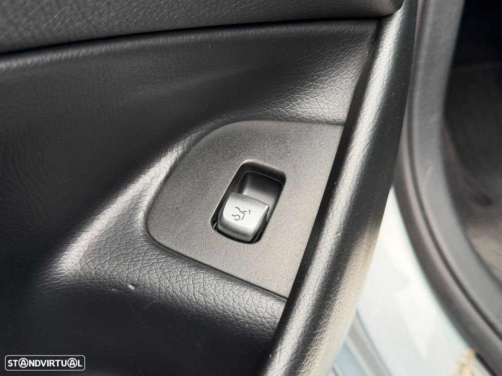 Mercedes-Benz E 220 d Avantgarde+ - 34