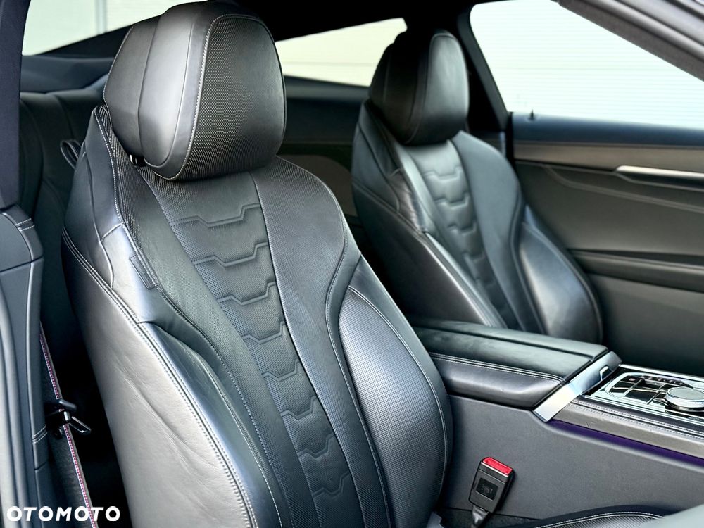 BMW Seria 8 - 29