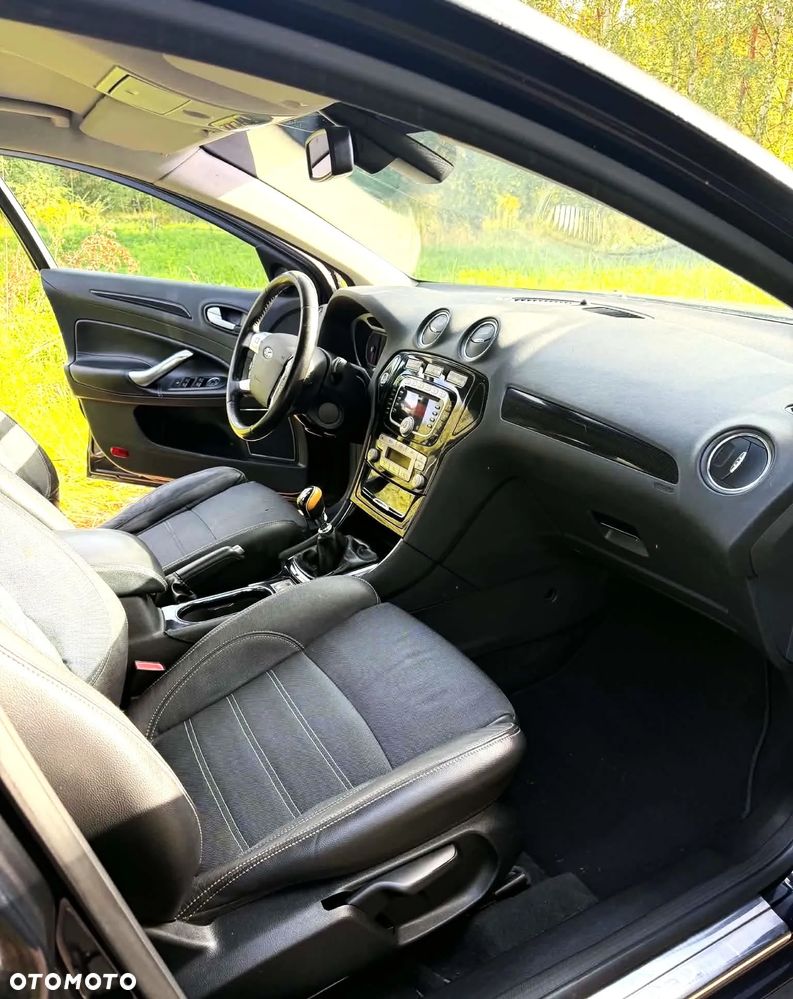 Ford Mondeo 2.0 TDCi Champions Edition - 31