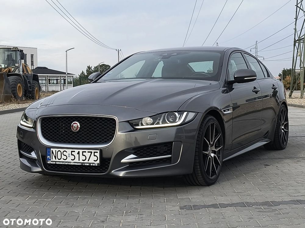 Jaguar XE 2.0 T R-Sport - 10