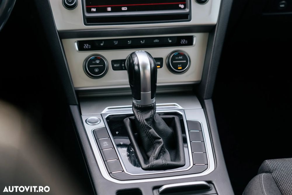 Volkswagen Passat Variant 2.0 TDI DSG (BlueMotion Technology) Comfortline - 24