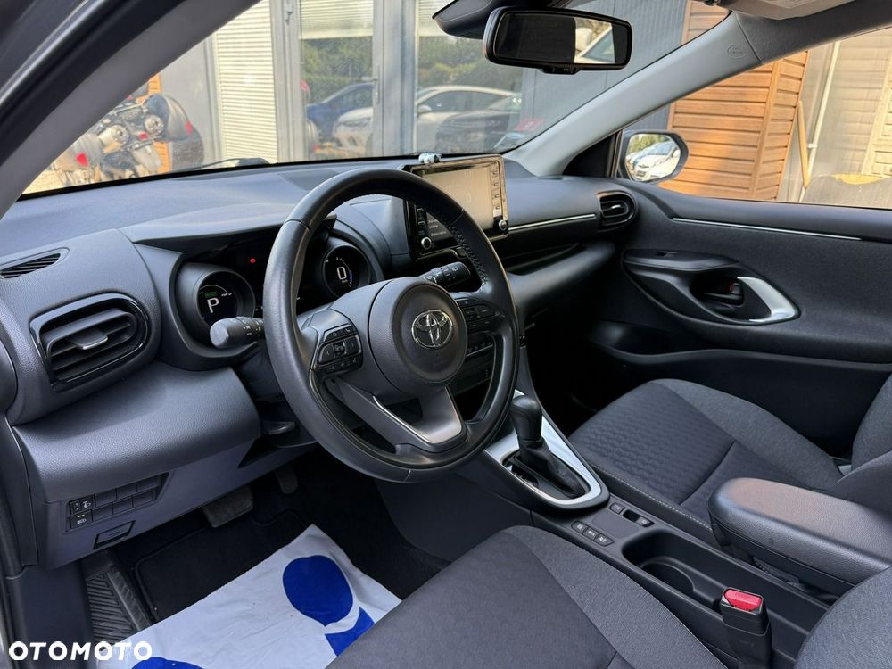 Toyota Yaris - 12