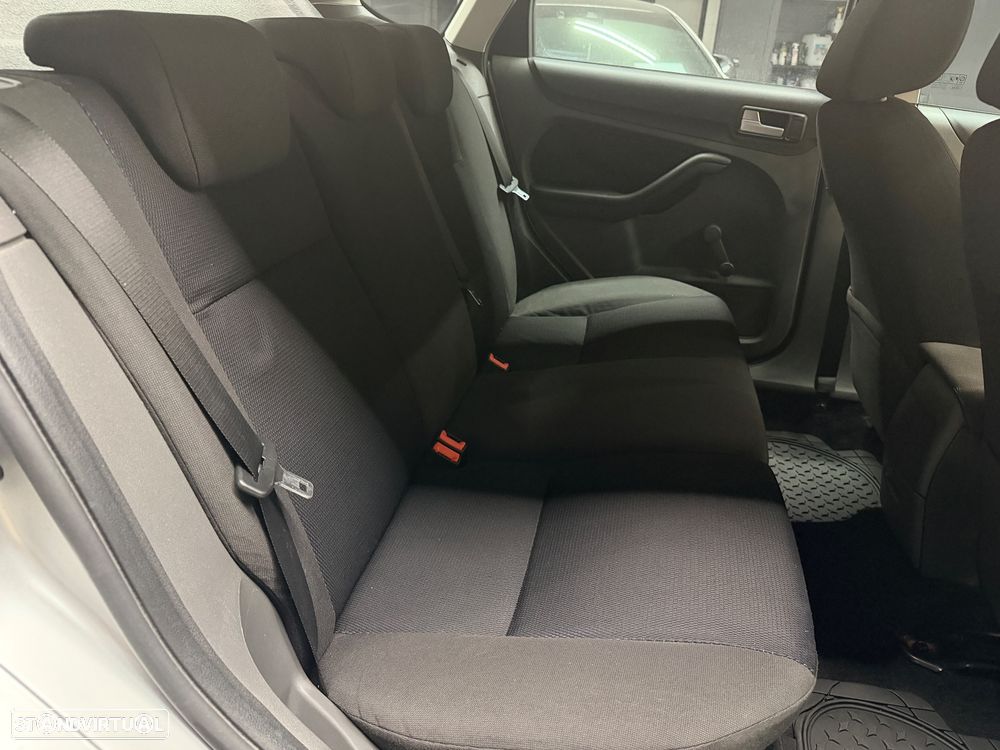 Ford Focus 1.6 TDCi Sport - 21