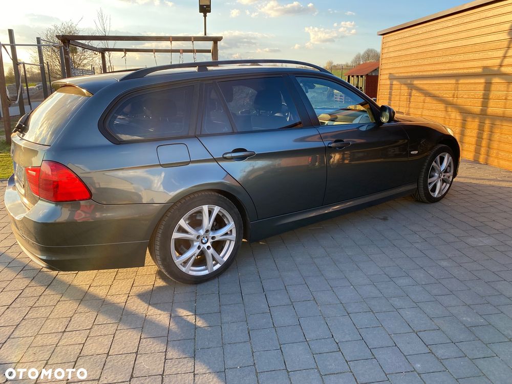 BMW Seria 3 318i - 13