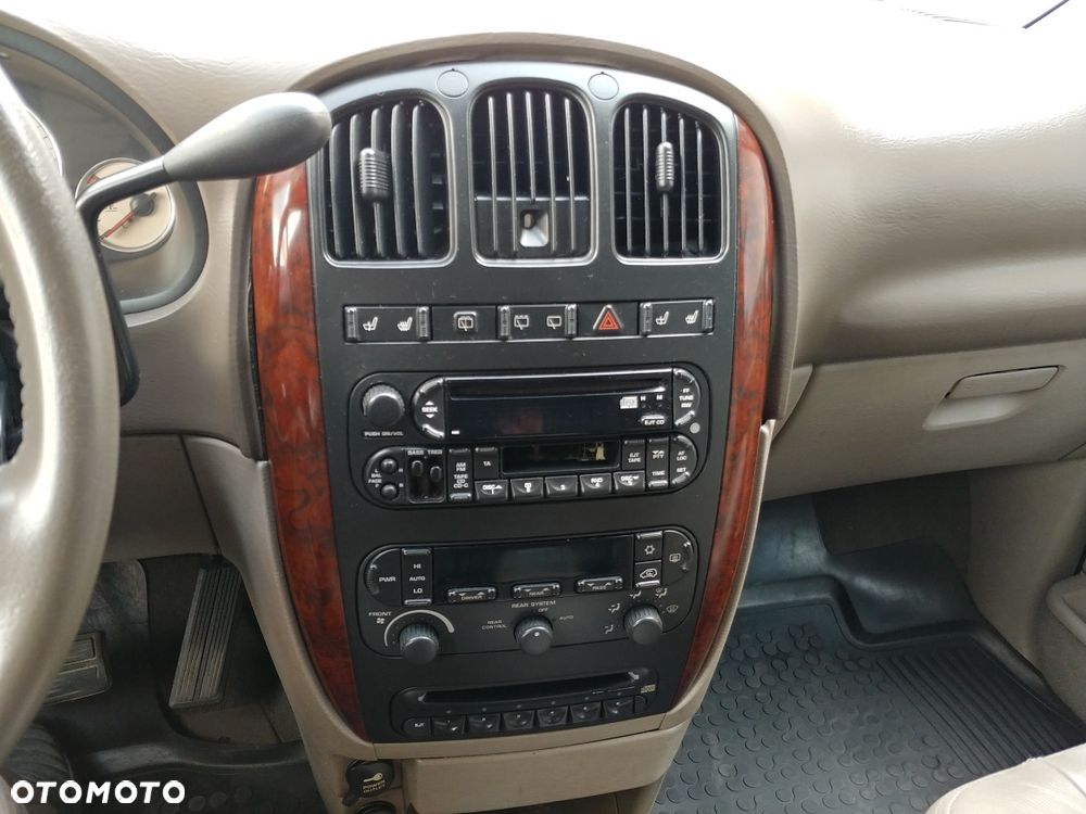 Chrysler Grand Voyager 3.3 Limited AWD - 17