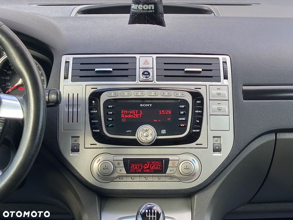 Ford Kuga 2.0 TDCi 4x4 Titanium - 12