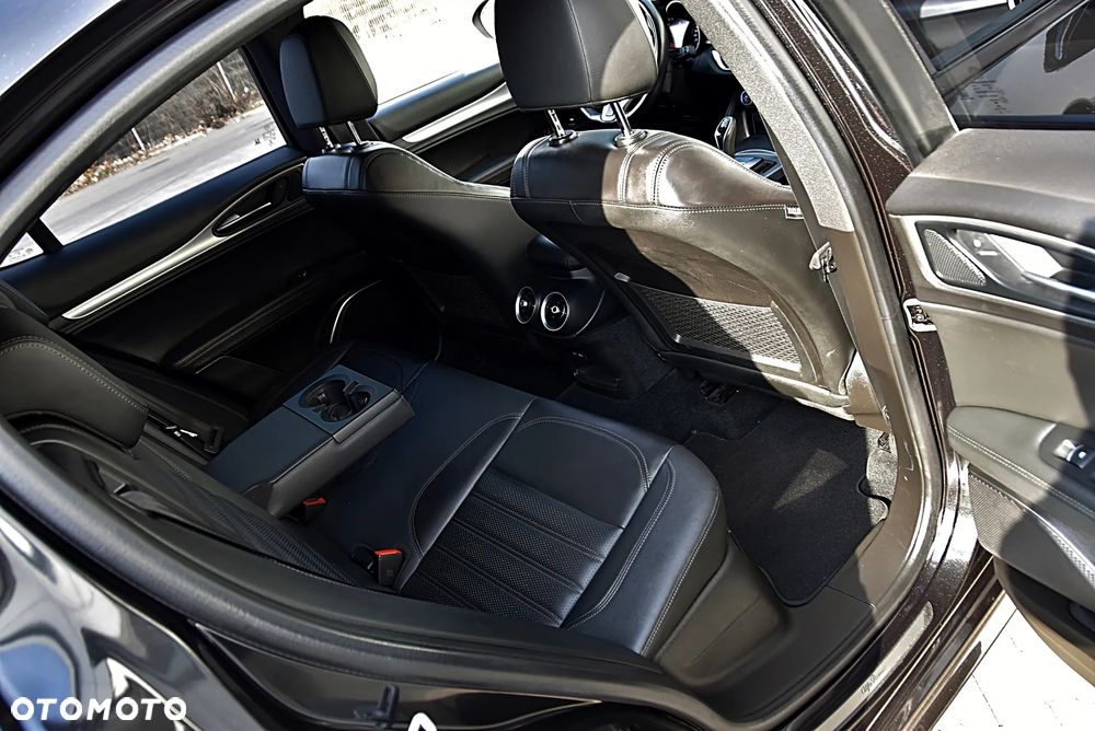 Alfa Romeo Stelvio 2.0 Turbo Veloce Q4 - 26