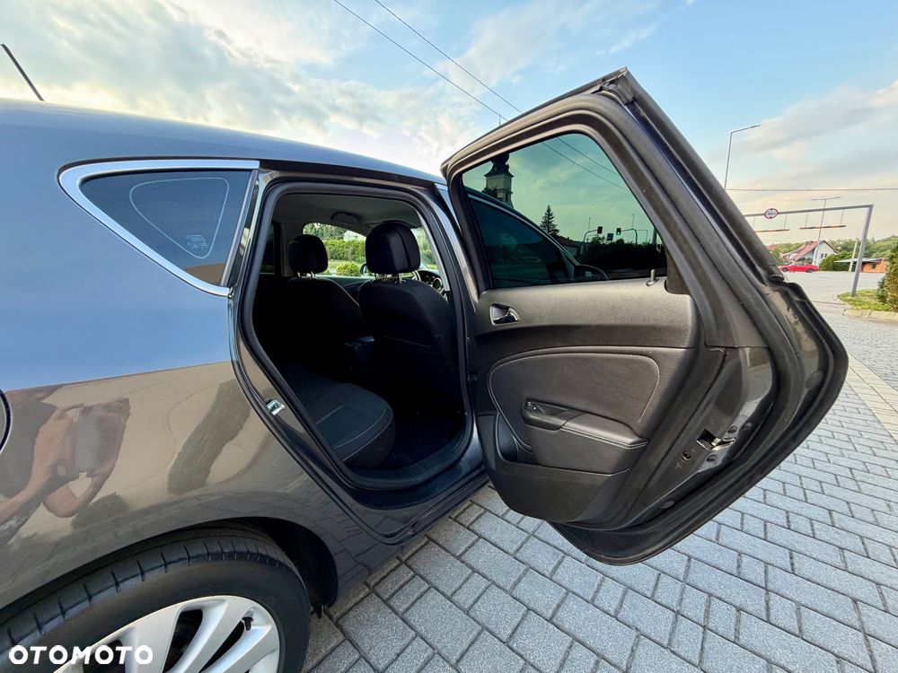 Opel Astra 1.4 Turbo Cosmo - 26