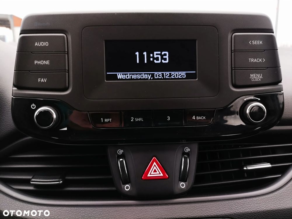 Hyundai i30 1.5 DPI Classic + - 9