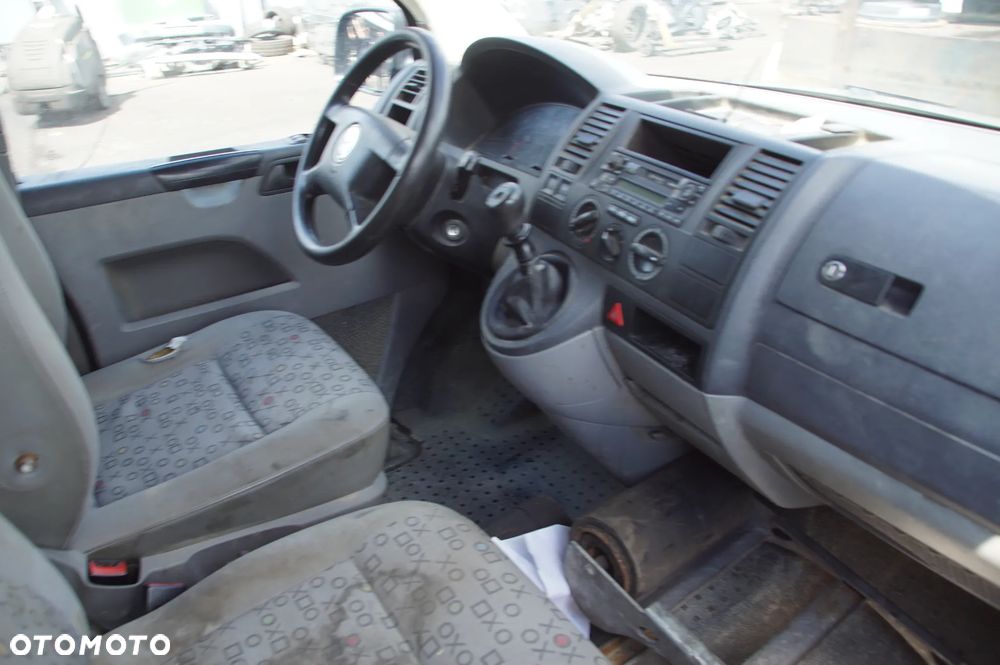 Auto na części 692324777 transporter T5 caravelle 1.9 TDI AXB skrzynia FJL lakier la7w ćwiartka drzwi zderzak maska lampa silnik skrzynia wtryskiwacz felga amortyzator fotele skup aut złomowanie kasacja szrot złomowisko skup aut - 10