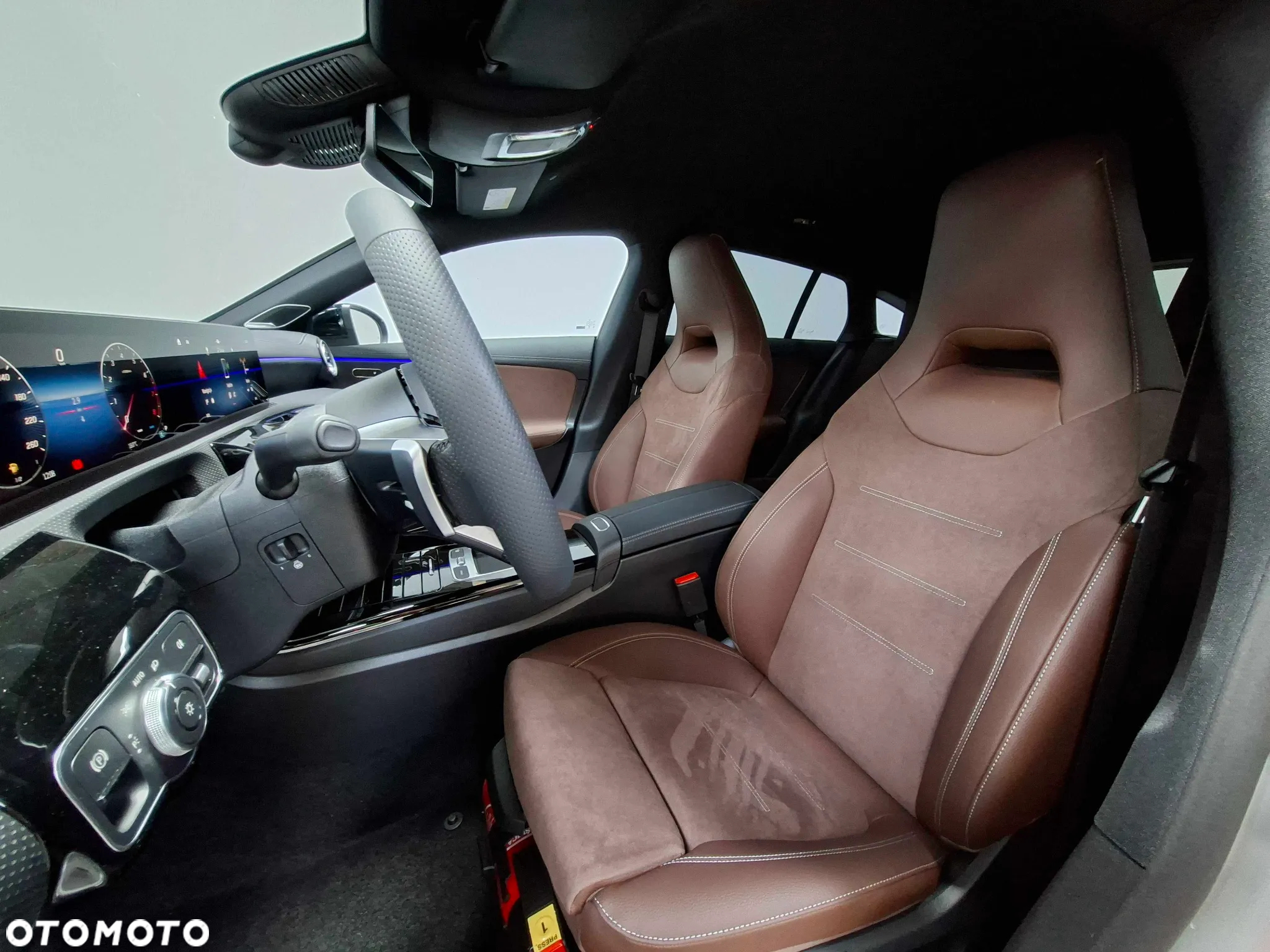 Mercedes-Benz CLA 250 mHEV 4-Matic AMG Line 8G-DCT - 11