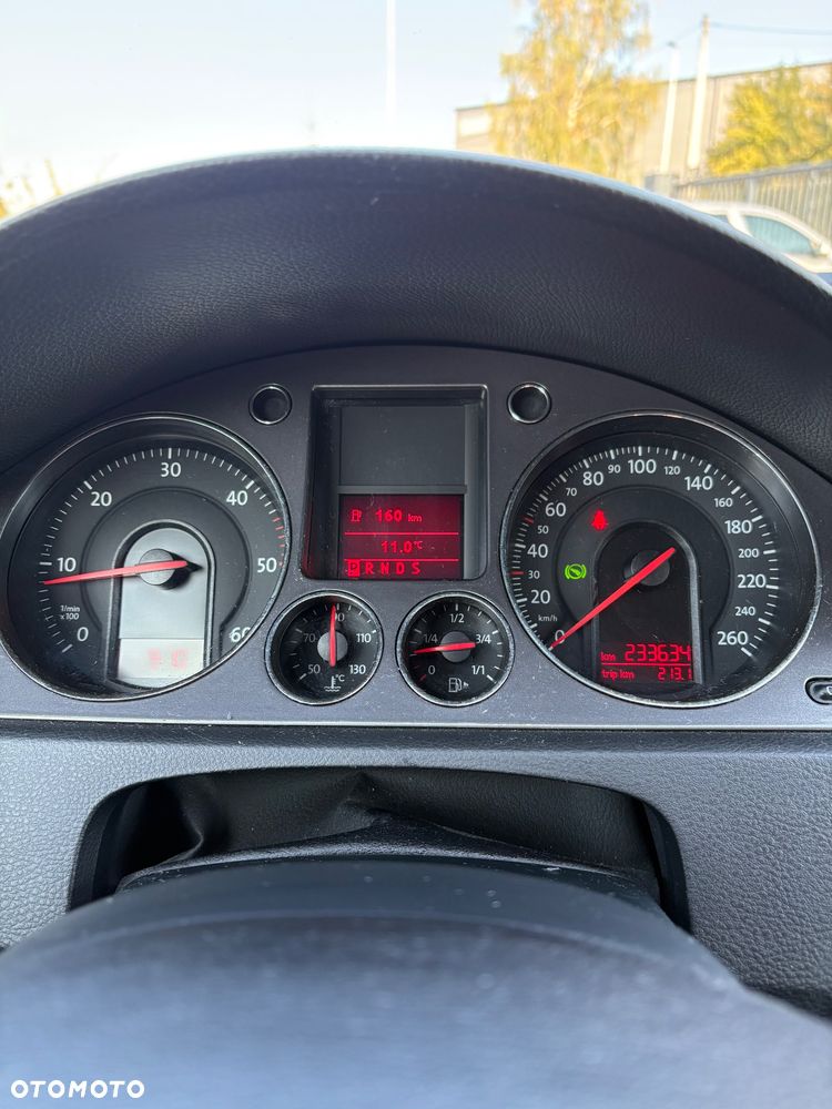 Volkswagen Passat - 5
