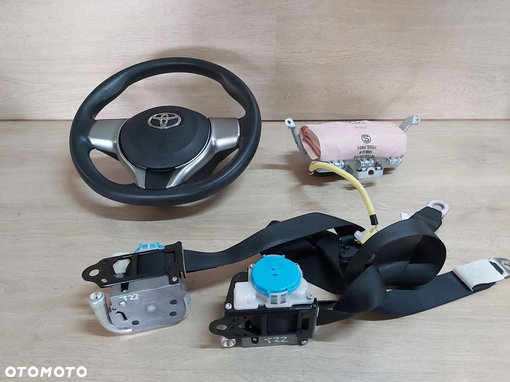 Toyota Yaris III Lift PODUSZKA AIR BAG kierowcy deska pas przód 2012r - 1