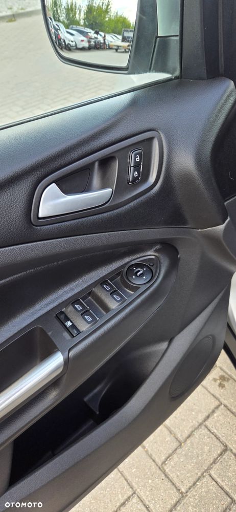 Ford Kuga 1.6 EcoBoost 2x4 Trend - 27