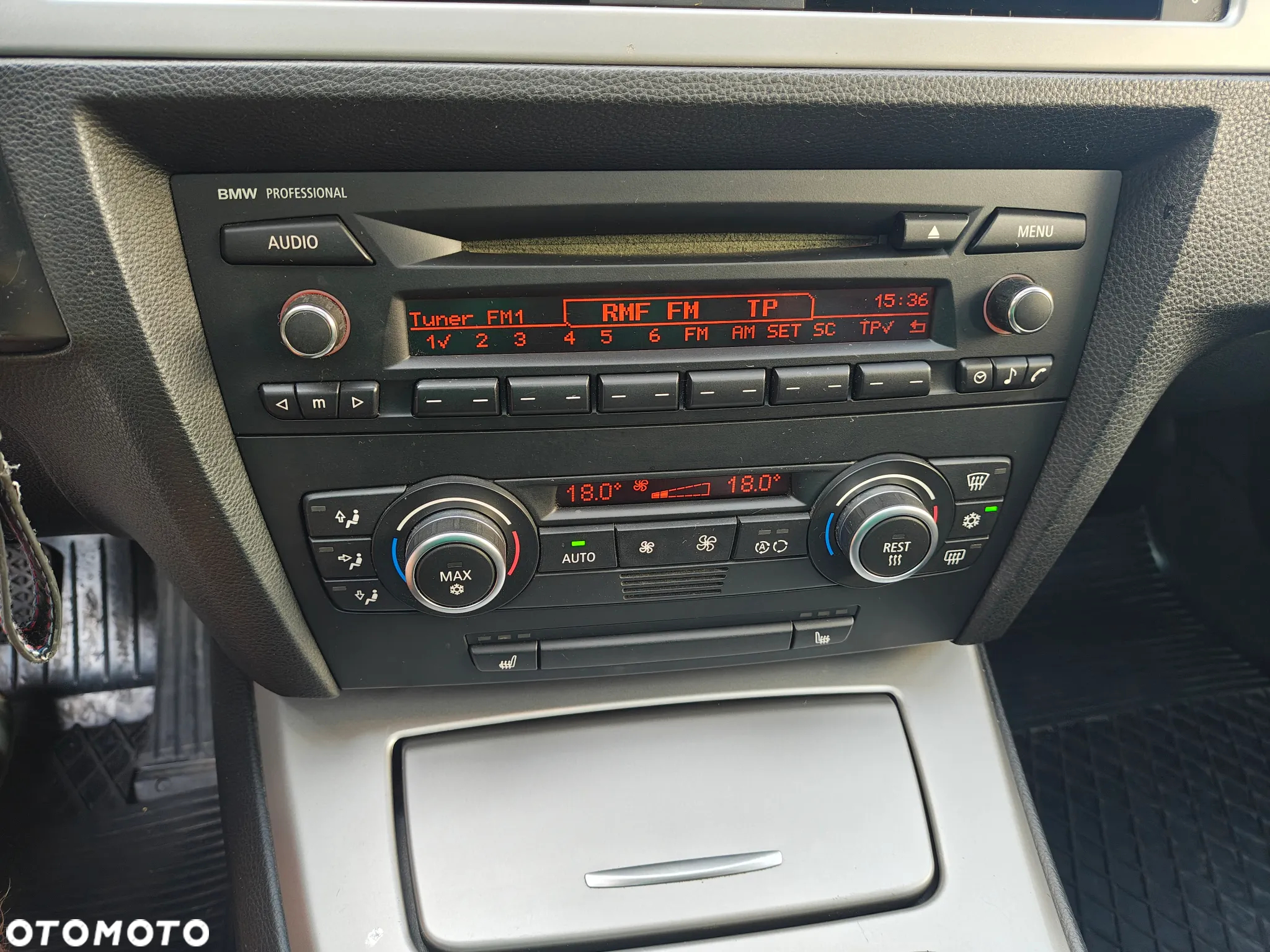 BMW Seria 3 320i Touring - 27