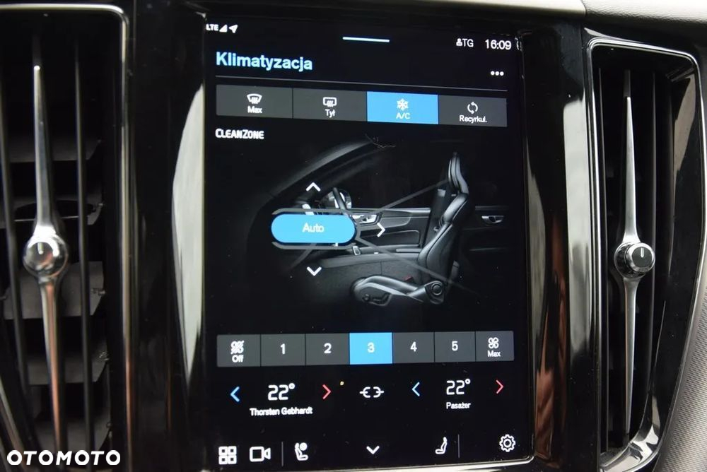Volvo XC 60 B4 D Geartronic RDesign - 32