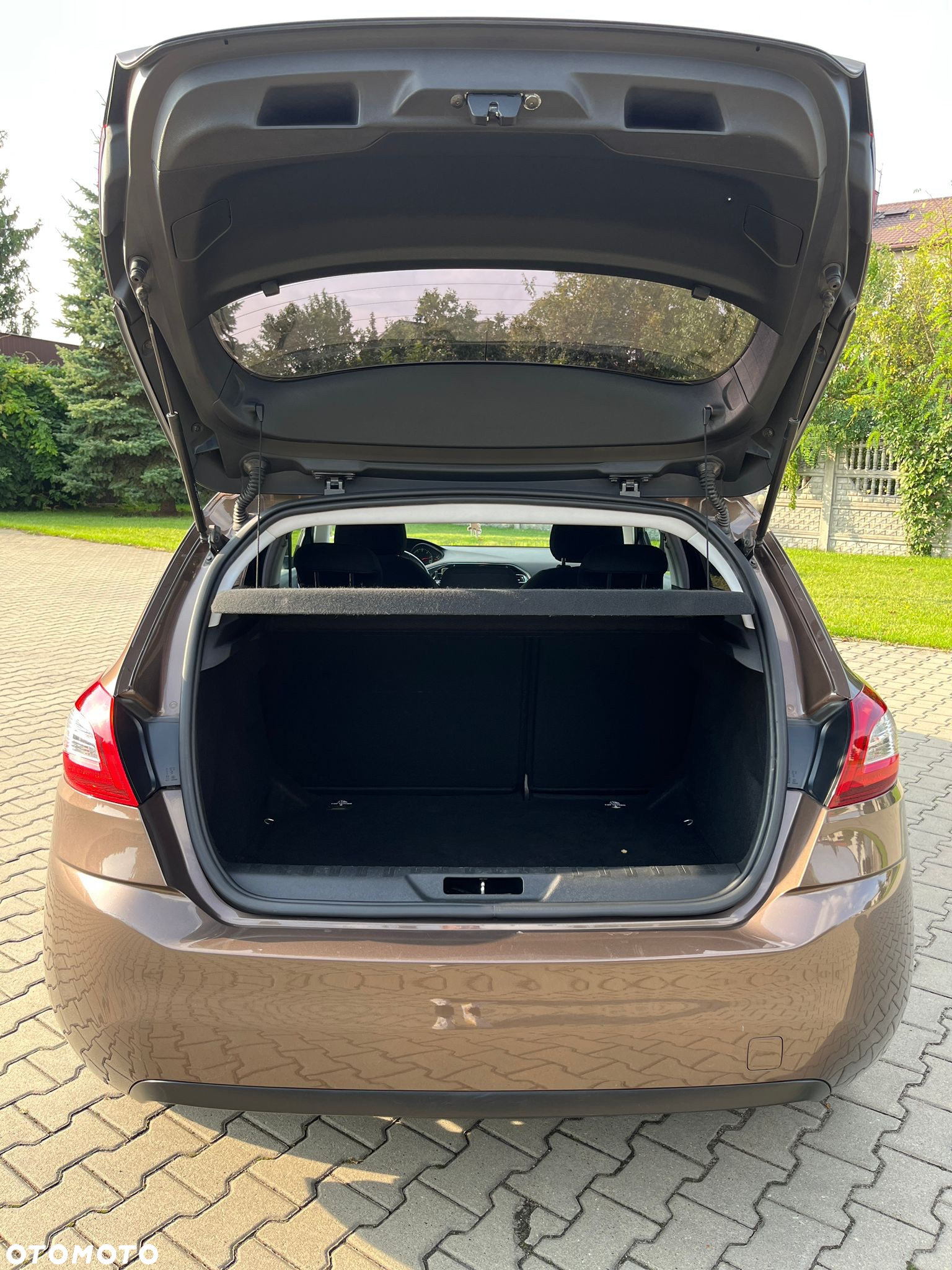 Peugeot 308 - 8