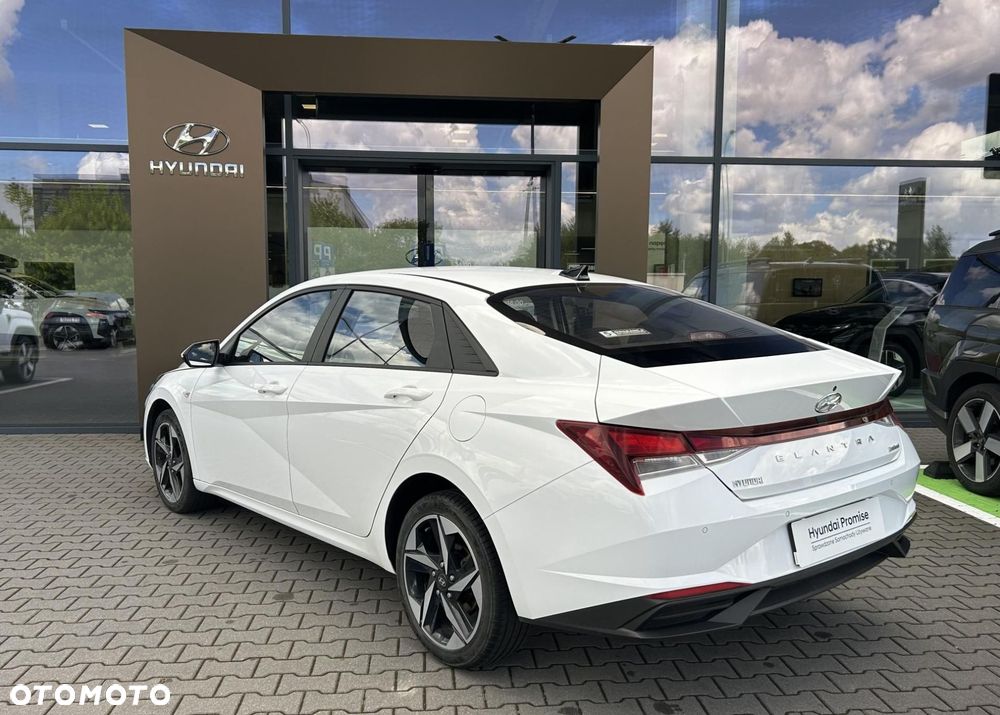Hyundai Elantra - 9