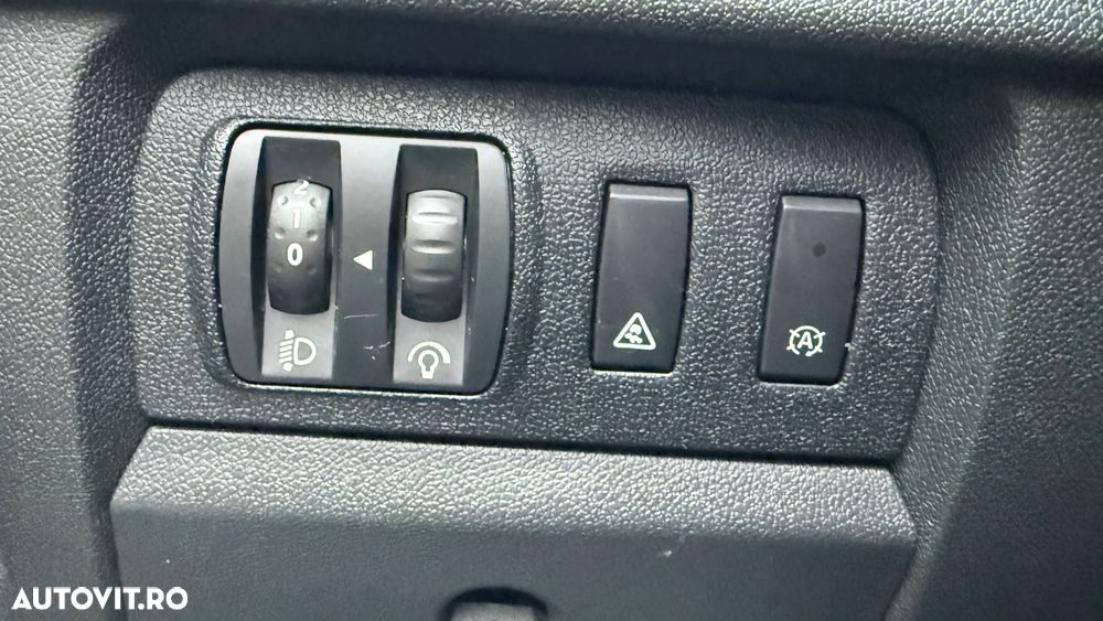 Renault Megane ENERGY TCe 115 Start & Stopp Paris Business - 14