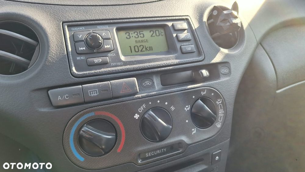 Toyota Yaris 1.0 Blue - 13
