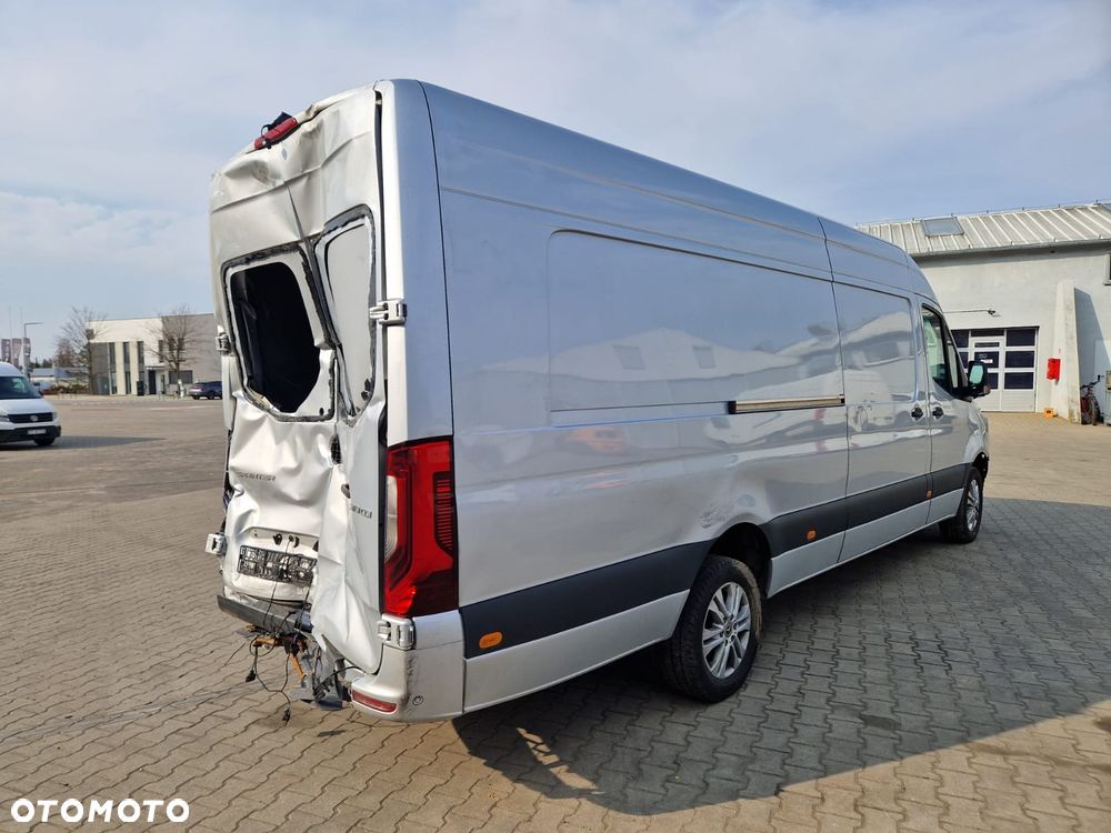 Mercedes-Benz Sprinter - 4
