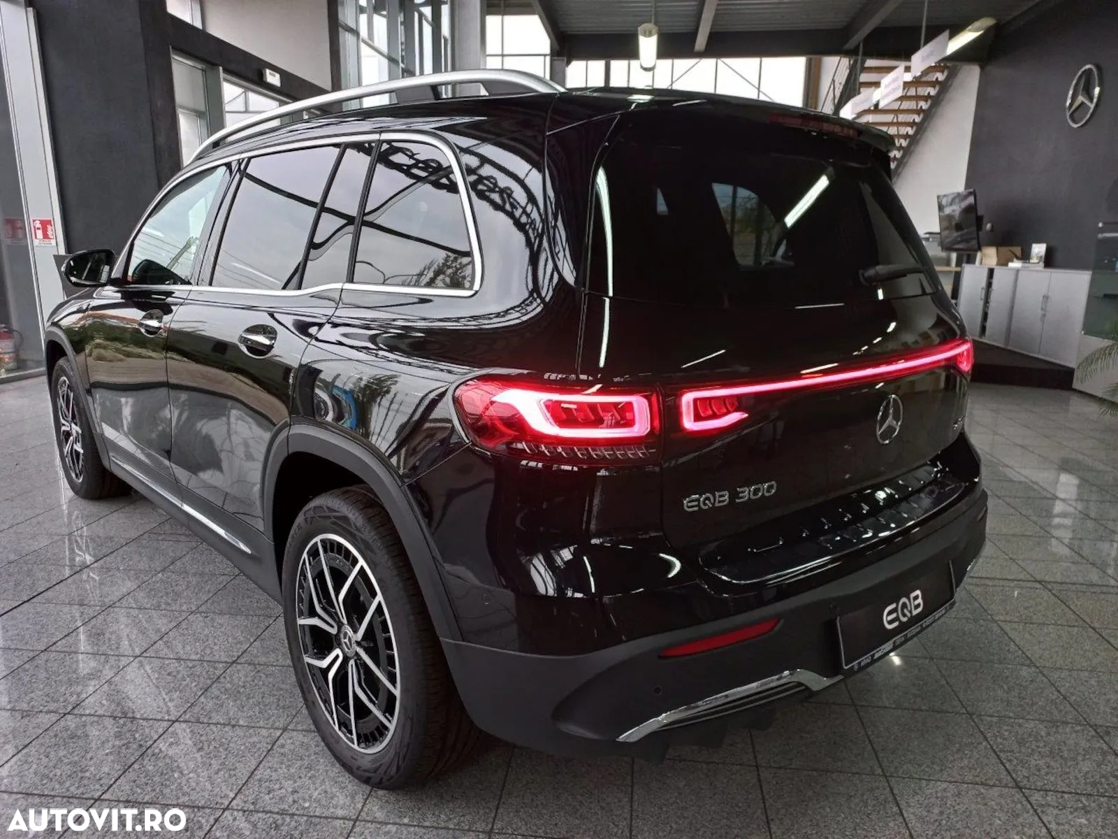 Mercedes-Benz EQB 300 4Matic AMG Line - 8