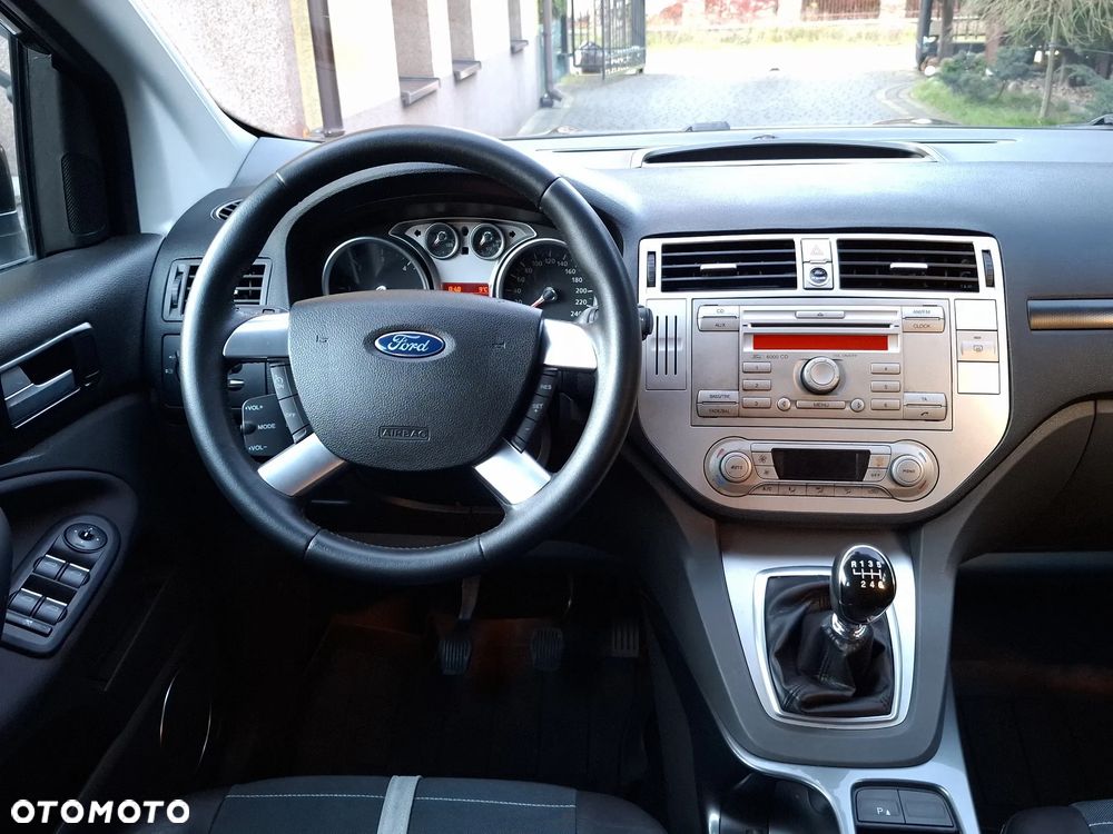 Ford Kuga 2.0 TDCi 2x4 Titanium - 7