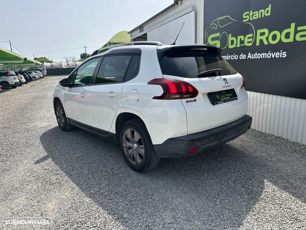 Peugeot 2008 1.2 PureTech Style - 4
