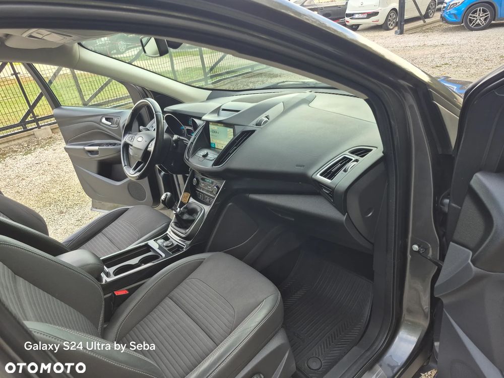 Ford Kuga 2.0 TDCi 4x4 Titanium - 28