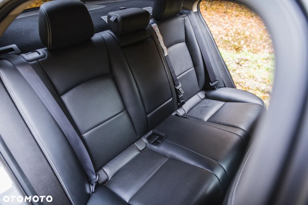 Suzuki Kizashi 2.4 Sport - 20
