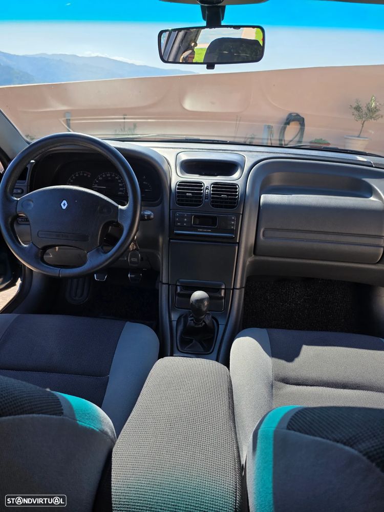 Renault Laguna - 23
