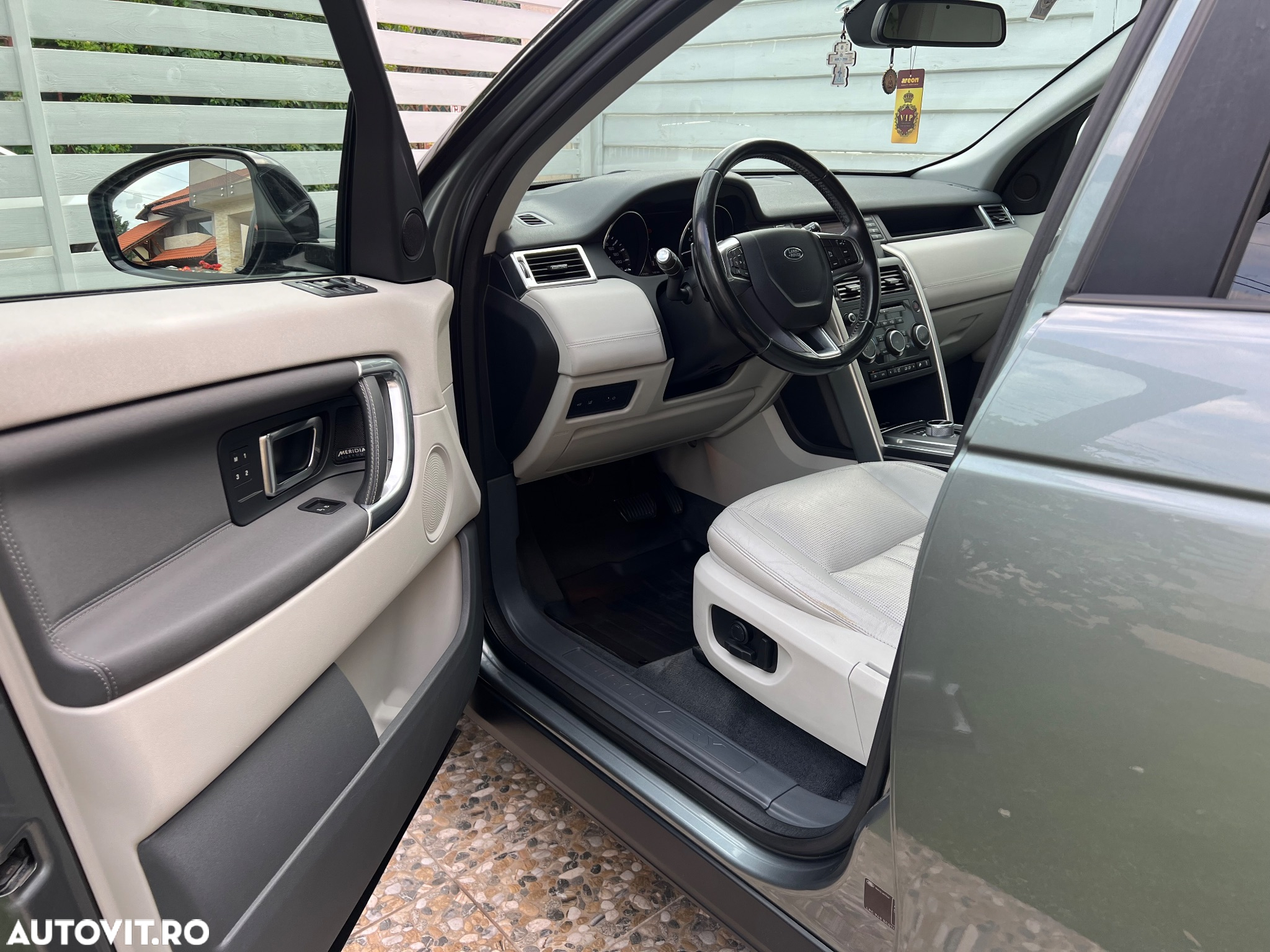 Land Rover Discovery Sport - 3