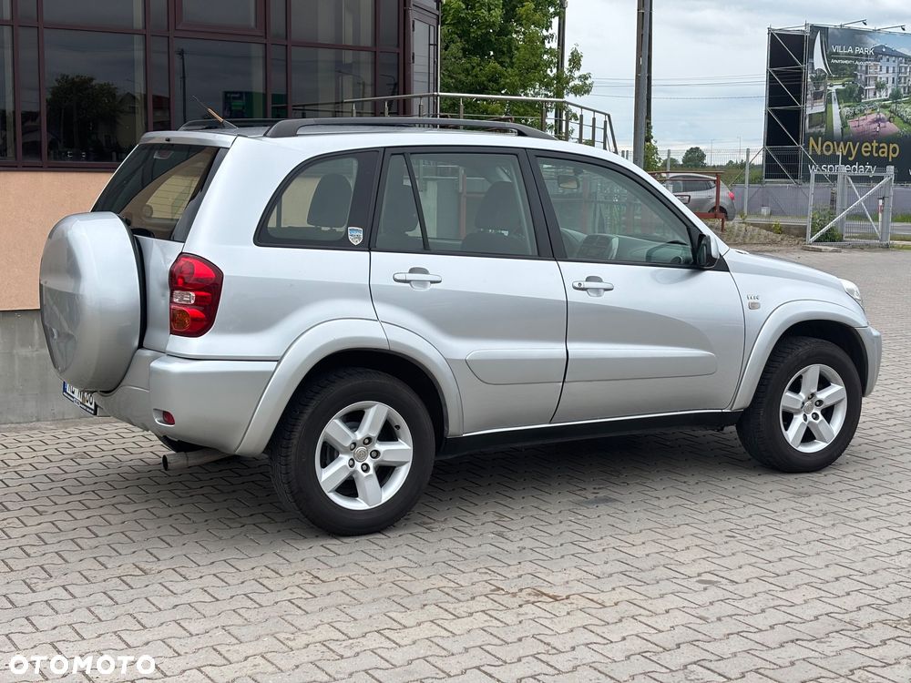 Toyota RAV4 2.0 VVT-i 4x4 - 13