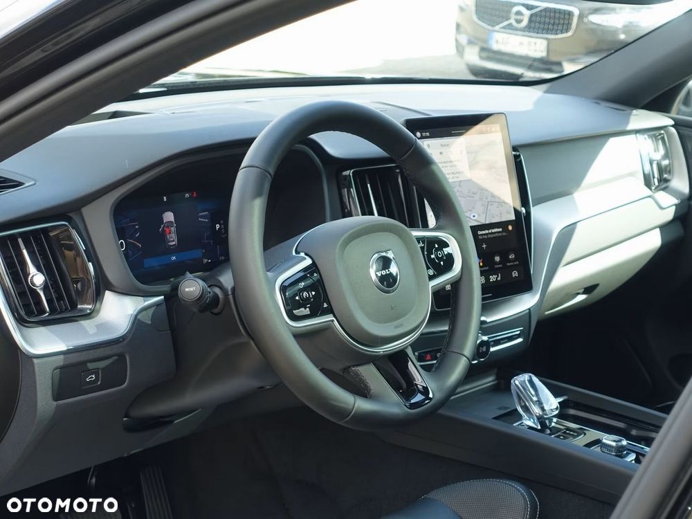 Volvo XC 60 B5 B AWD Plus Black Edition - 10
