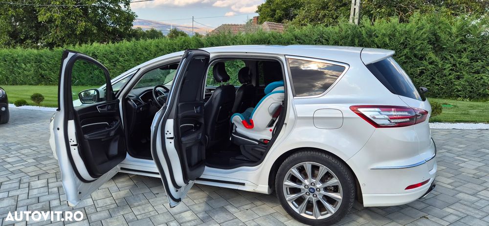 Ford S-Max - 12