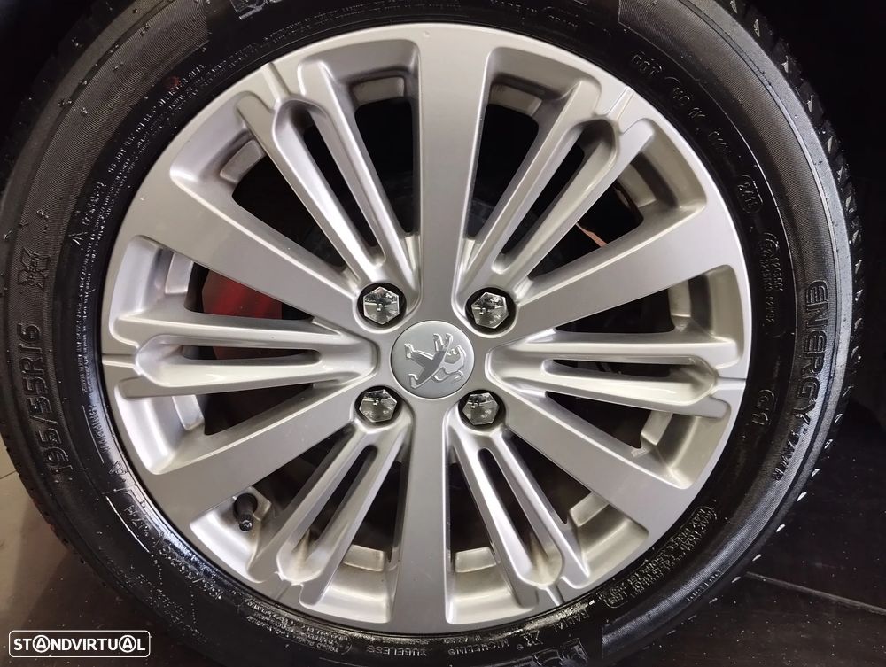 Peugeot 208 1.2 PureTech Signature - 9