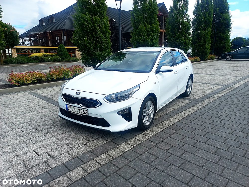 Kia Ceed 1.6 CRDi DCT Vision - 1