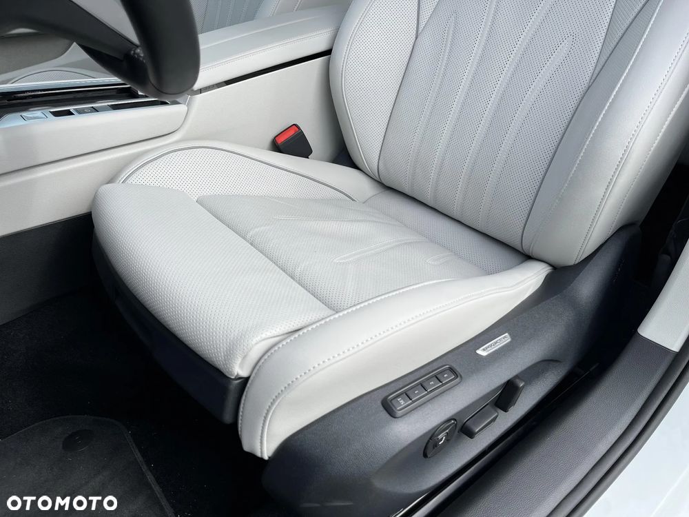 Volkswagen Passat - 29