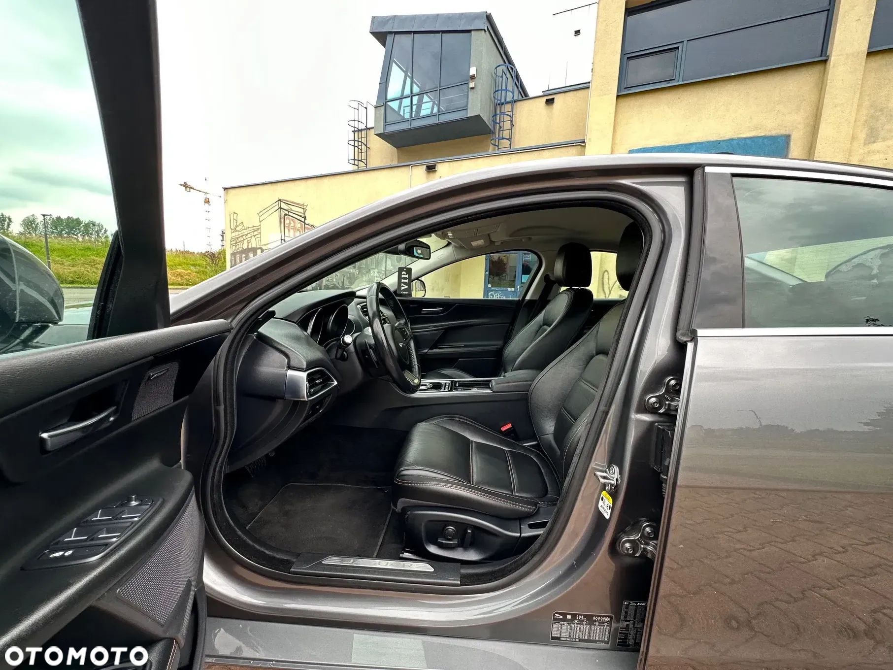 Jaguar XE - 28