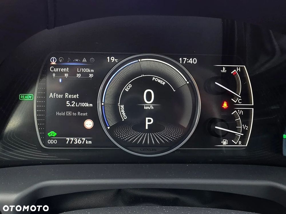 Lexus ES 300h Business Edition + - 16